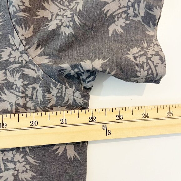 Vuori Men's Bridge Short Sleeve Button Down Shirt Gray Floral - Size Large - Picture 5 of 6